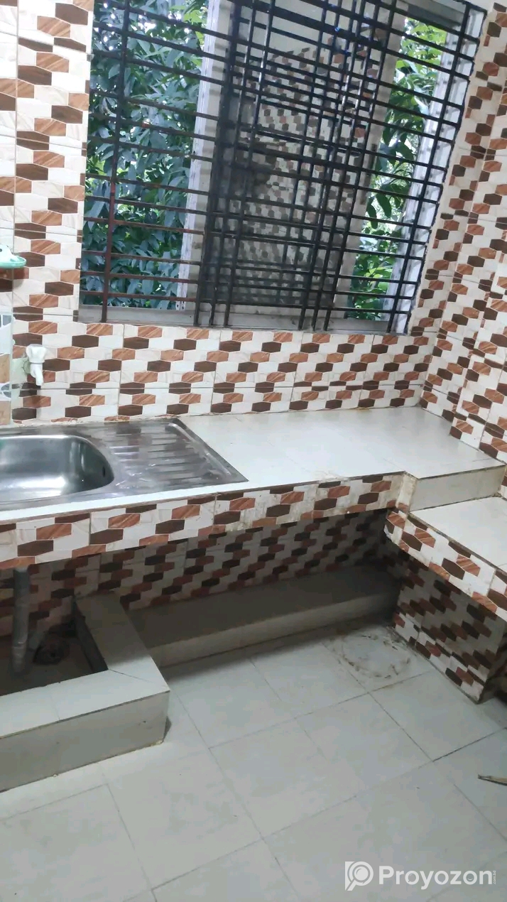 মেয়েদের জন্য ফ্ল্যাটের একটি রুম ভাড়া দেয়া হবে।