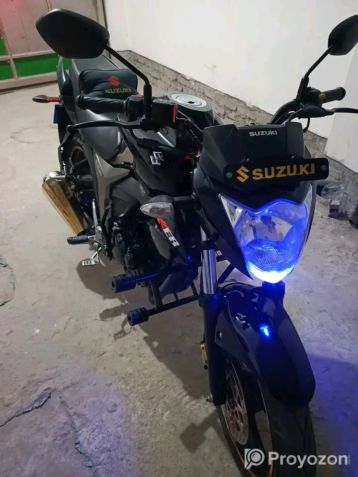 Suzuki Gixxer monotone 150cc