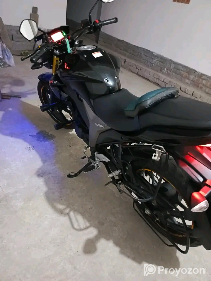 Suzuki Gixxer monotone 150cc