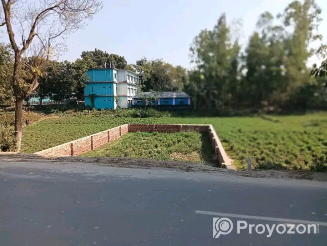 খোলাহাটী কলেজের সামনে জমি বিক্রয় হবে।