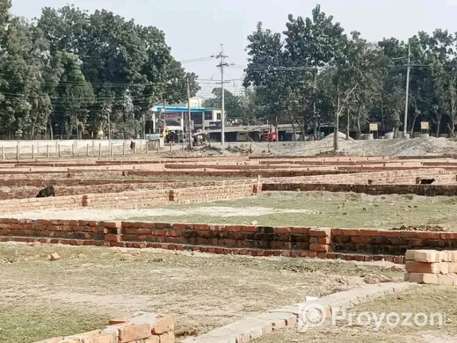 বটতলী মেইন রাস্তা সংলগ্ন প্লট বিক্রয় চলছে।