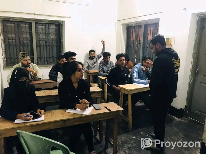 অনার্স মাস্টার্স কিংবা ডিপ্লোমা বা পিএইচডি করার সুযোগ