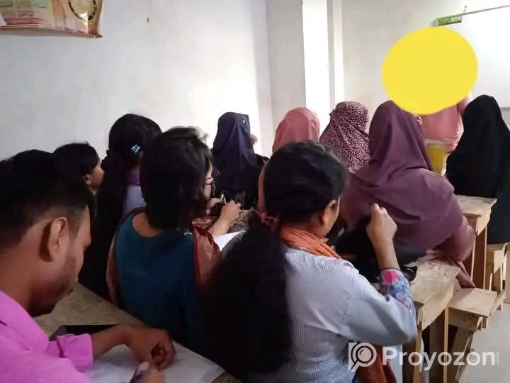 কোচিং করানো হয়