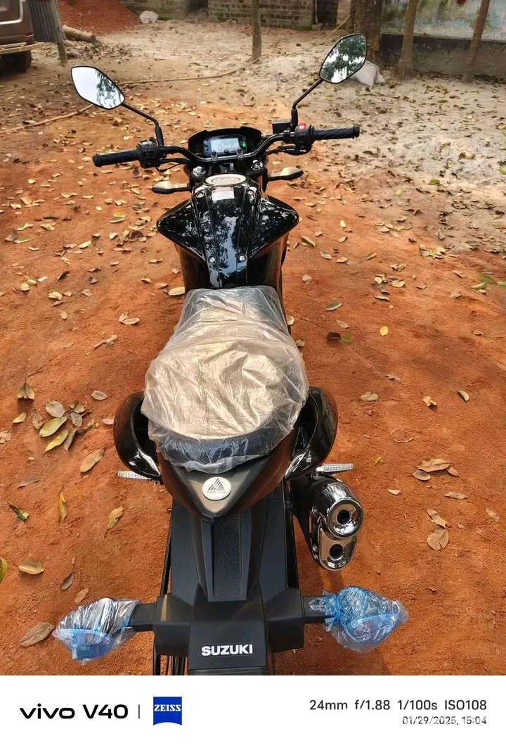 Suzuki gixxer monotone