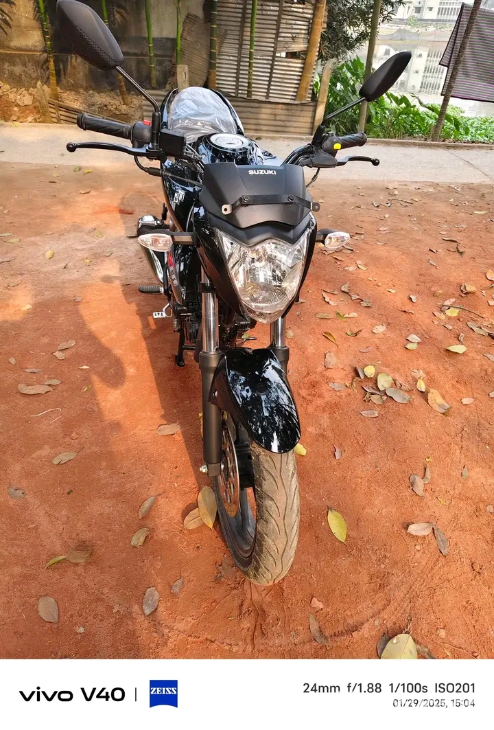 Suzuki gixxer monotone