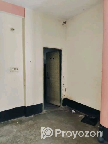 দুই তালায় বাসা ভাড়া দেওয়া হবে।