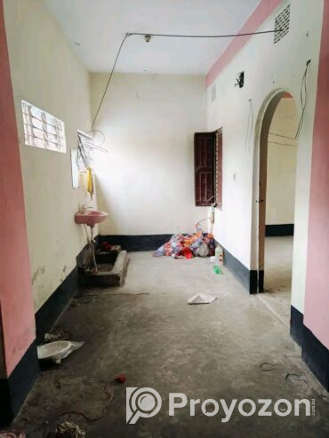 দুই তালায় বাসা ভাড়া দেওয়া হবে।