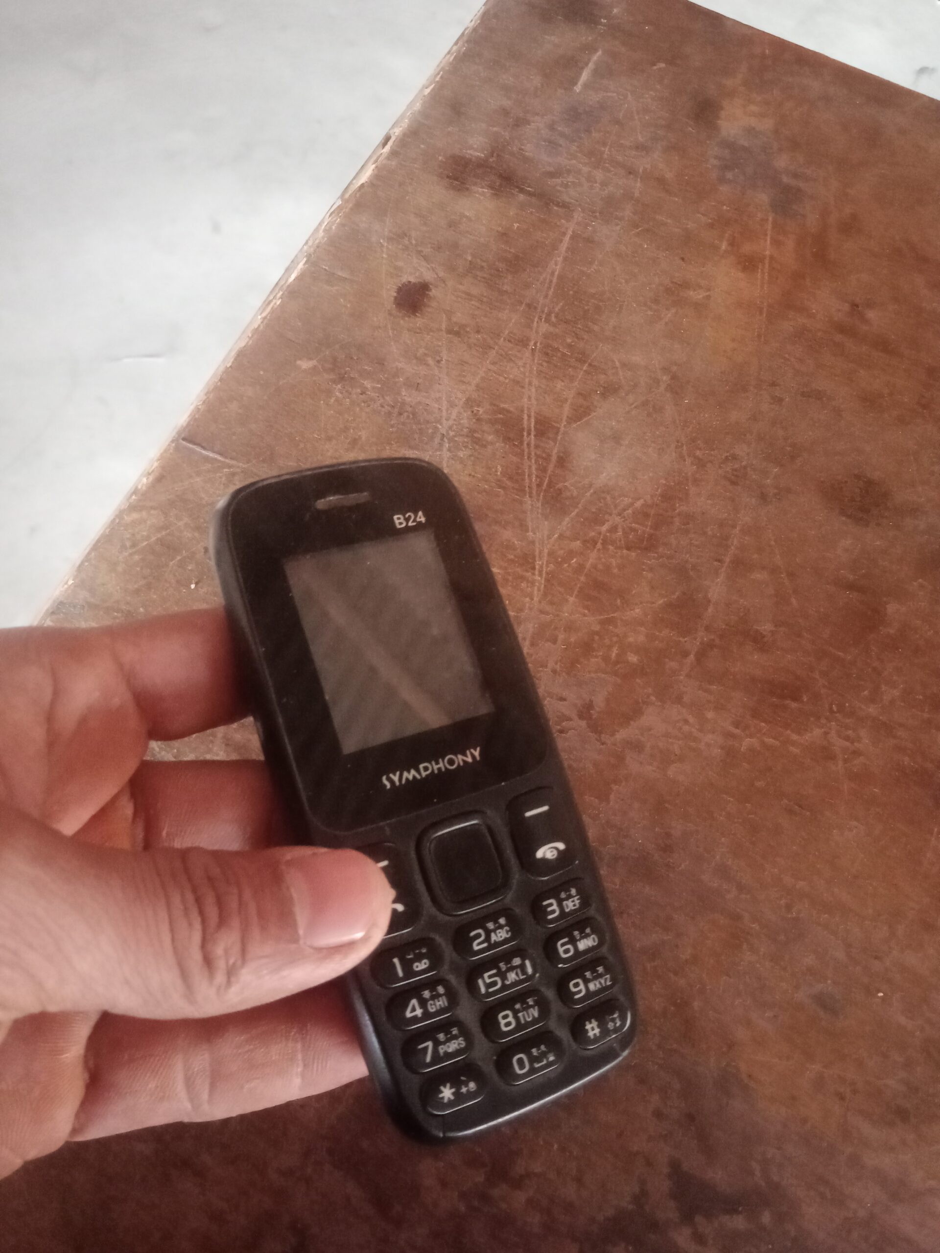 বাটন ফোন বিক্রি হবে