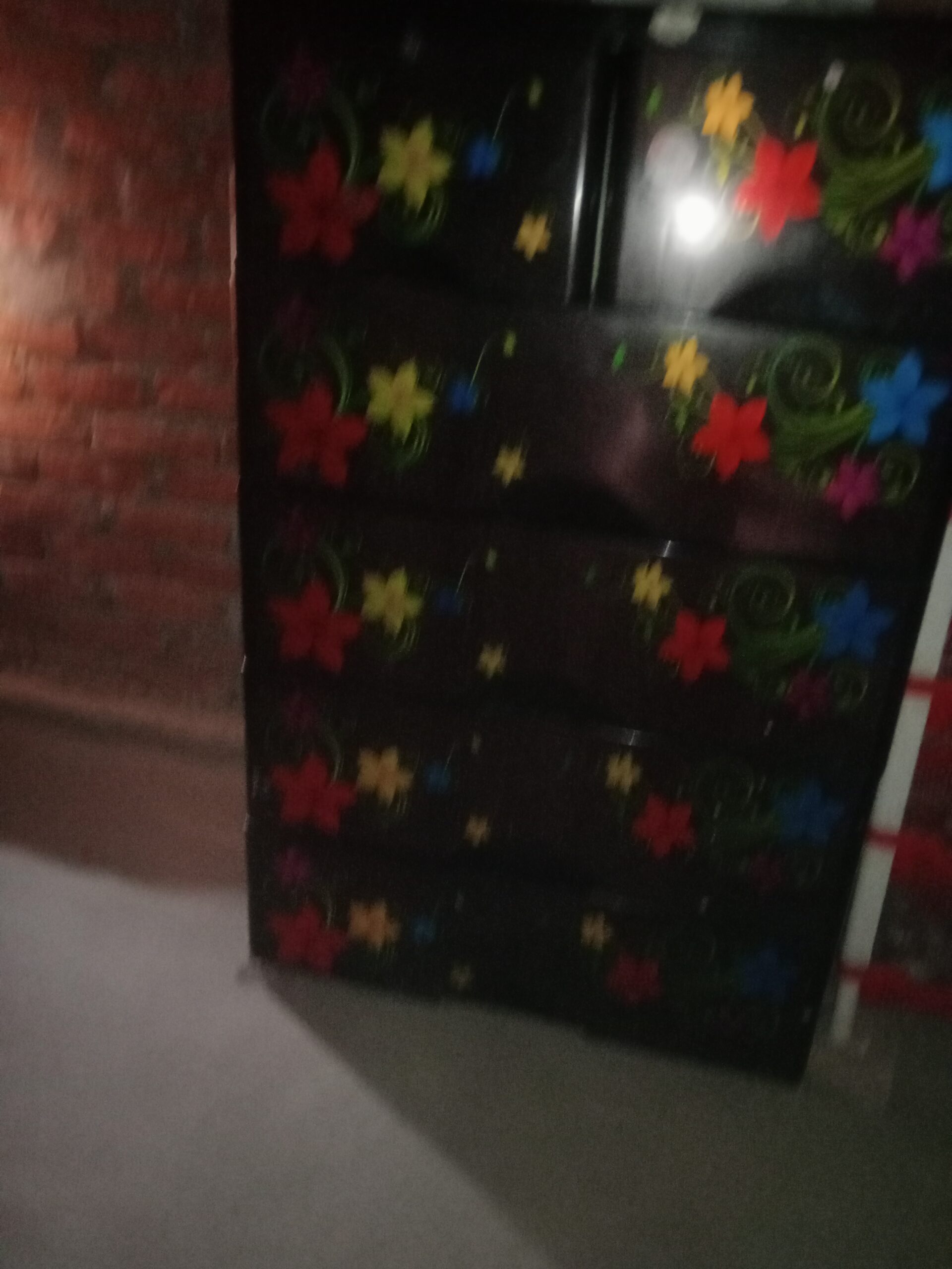 ওয়ারড্রোপ টা বিক্রি হবে আরএফ এল এর।