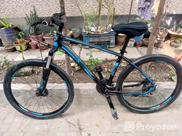 Almunioum frame 26 size