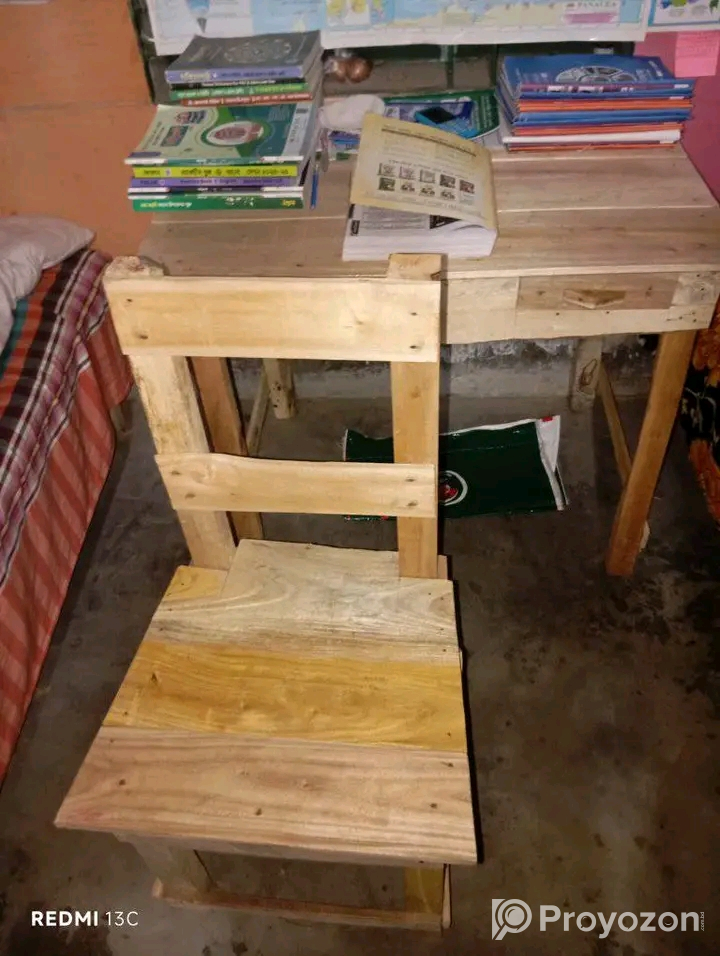 টেবিল ,চেয়ার, বেড বিক্রি করা হবে।