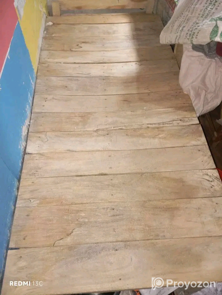 টেবিল ,চেয়ার, বেড বিক্রি করা হবে।