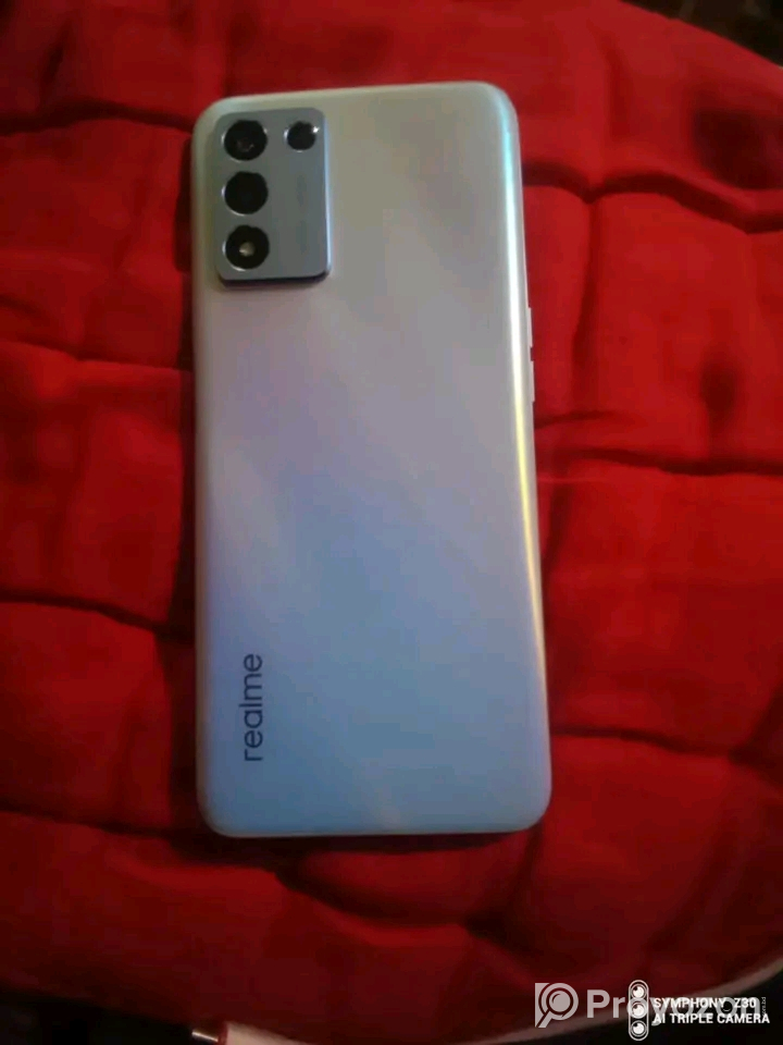 Realme 9 5g se 8/128GB (Used)