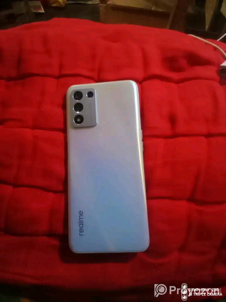 Realme 9 5g se 8/128GB (Used)