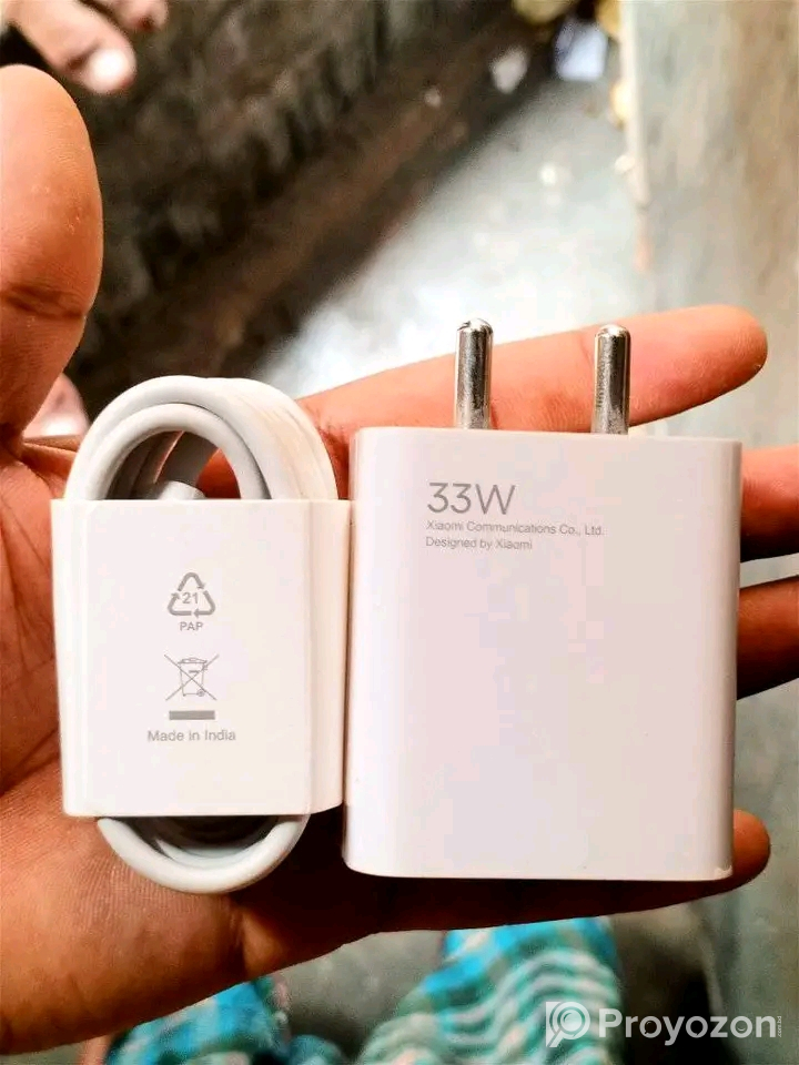 ফোনের অরজিনাল চার্জার ৩৩ ওয়াট