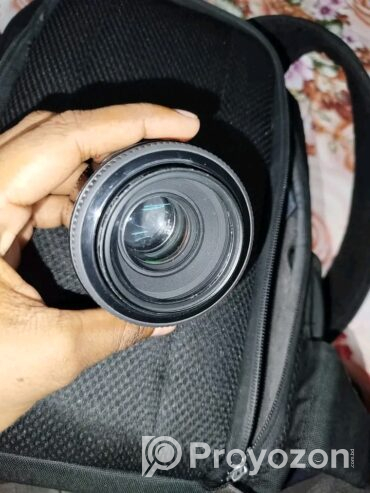 একটি YN 50 mm প্রাইম লেন্স বিক্রি করা হবে