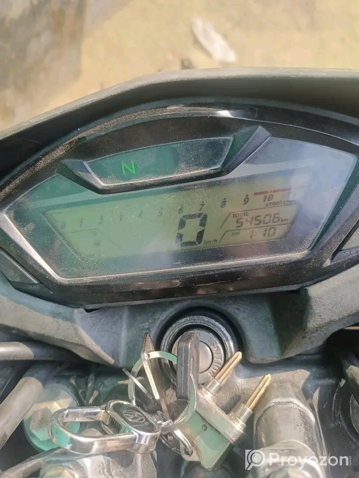 এই গাড়ি টা জরুরী ভিত্তিতে বিক্রি হবে।