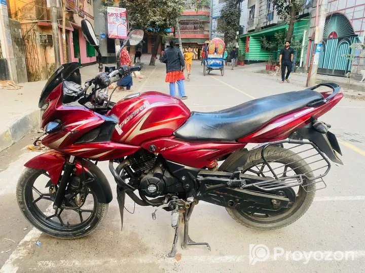 bajaj discover F-150cc Bike