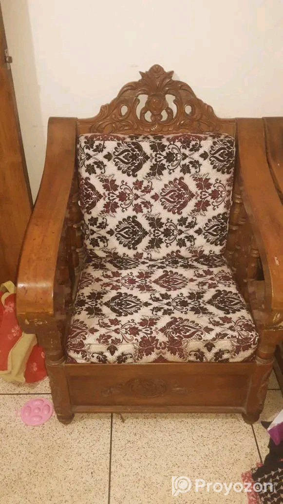 সেগুন কাঠের সোফা ৩+১+১ বিক্রি করা হবে