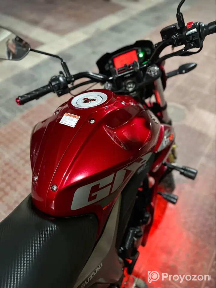 Gixxer Monotone 2022