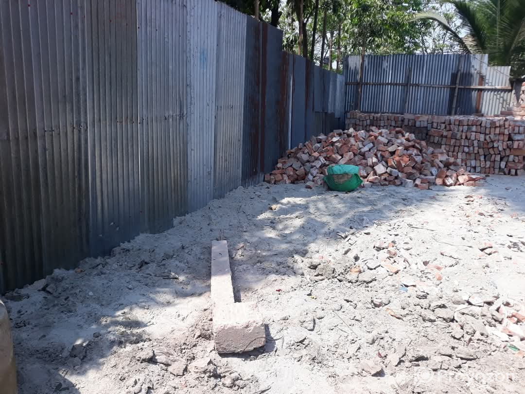 বাড়ি সহ ৪ কাঠা জমি বিক্রয় হবে