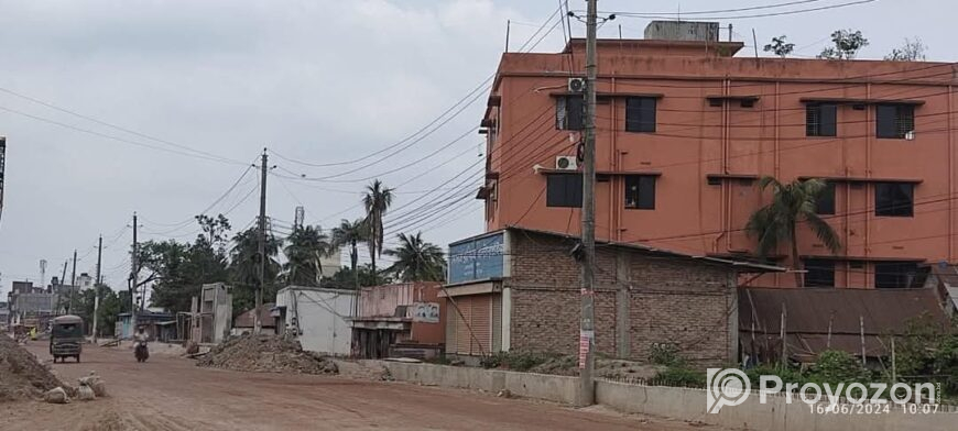 তলা বাড়িসহ ৫.৫ কাটা জমি বিক্রয় হইবে।