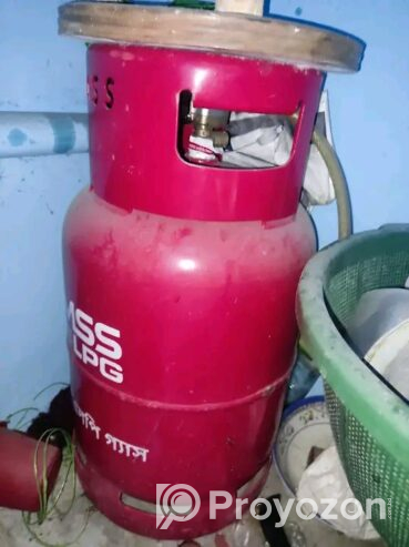 গ্যাসের বোতল এবং চুলা বিক্রি হবে