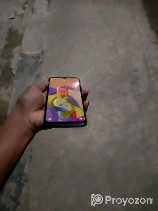 realme 21y ফোনটি বিক্রি করা হবে