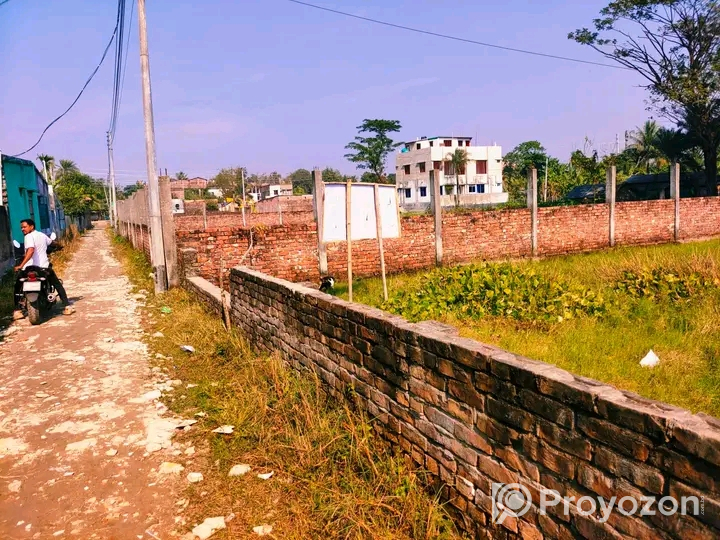খুলনার পূজা খোলা মোড়ের নিকটে জমি বিক্রয়
