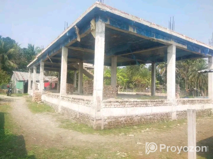 অনেক কমে বাড়িটা বিক্রি হবে৷