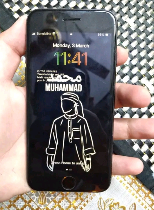 I PHONE SE2020 Phone ti sell hobe