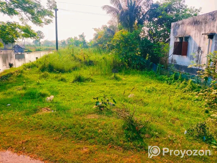 জমি নিতে এখনই যোগাযোগ করুন