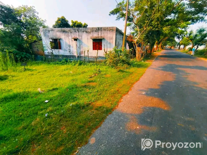 জমি নিতে এখনই যোগাযোগ করুন