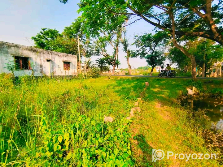 জমি নিতে এখনই যোগাযোগ করুন