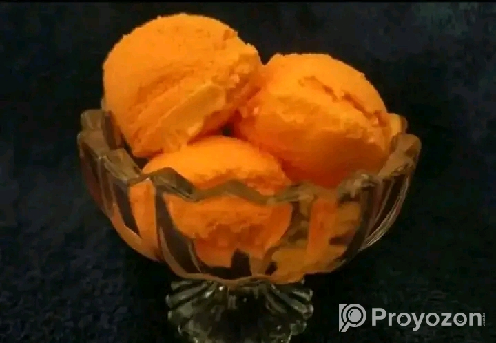 আইসক্রিম বিক্রি করা হয়