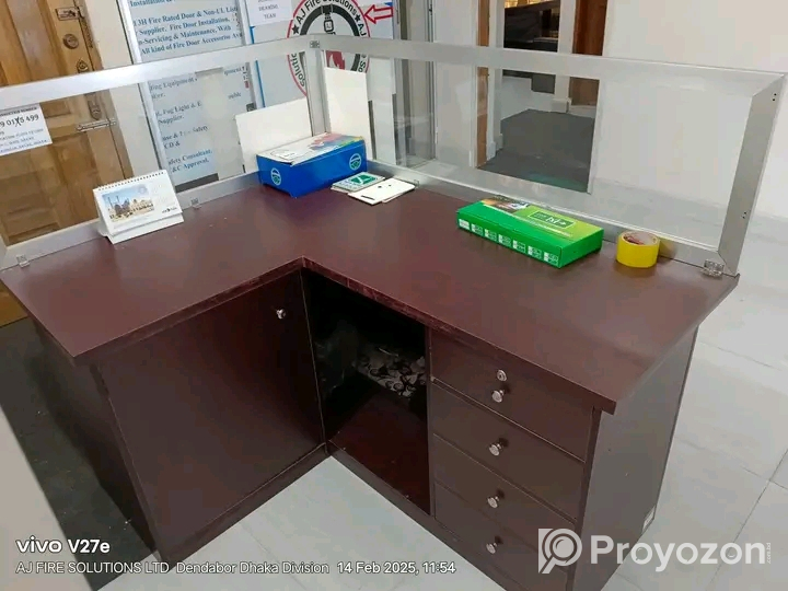 ইমারজেন্সি কিছু অফিসিয়াল এই ফার্নিচার গুলো বিক্রি করা হবে