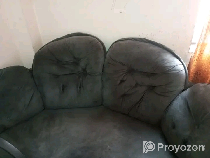 সোফা গুলো বিক্রি হবে