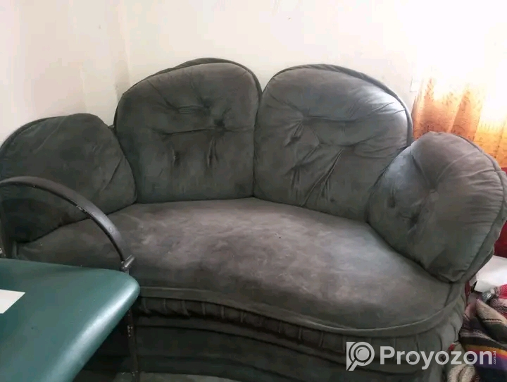 সোফা গুলো বিক্রি হবে