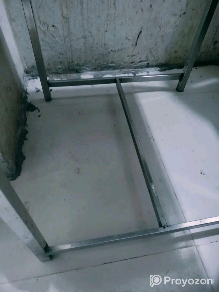 আসবাবপত্র এবং হোম ডেকোরের মালামাল বিক্রি হবে