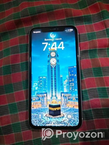 iPhone XR 4/128Gb (Used)