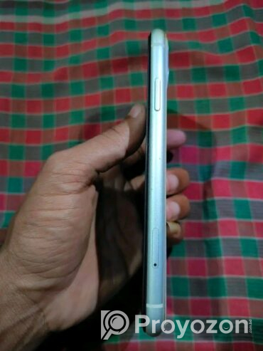 iPhone XR 4/128Gb (Used)