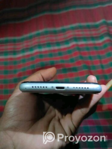 iPhone XR 4/128Gb (Used)