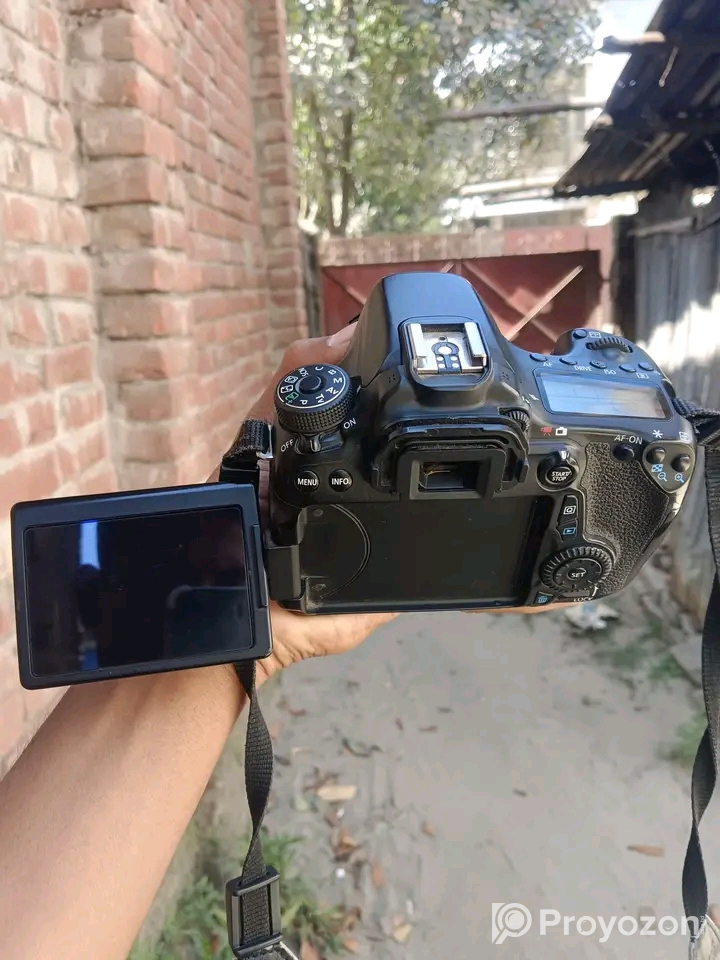 Body + canon 50mm stm prime for sell