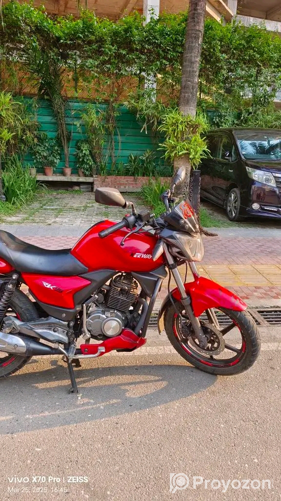 ফ্রেশ কন্ডিশনের বাইক টি বিক্রি হবে