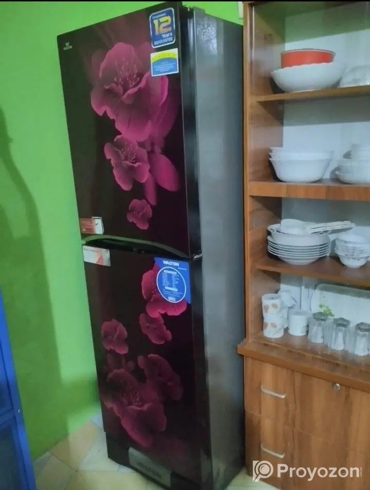 176 লিটারের ফ্রিজ টি বিক্রি করা হবে