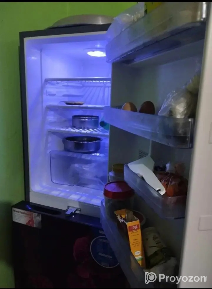 176 লিটারের ফ্রিজ টি বিক্রি করা হবে