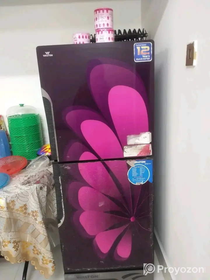 ওয়ালটন ব্রান্ডের রানিং ফ্রিজ বিক্রি করা হবে।