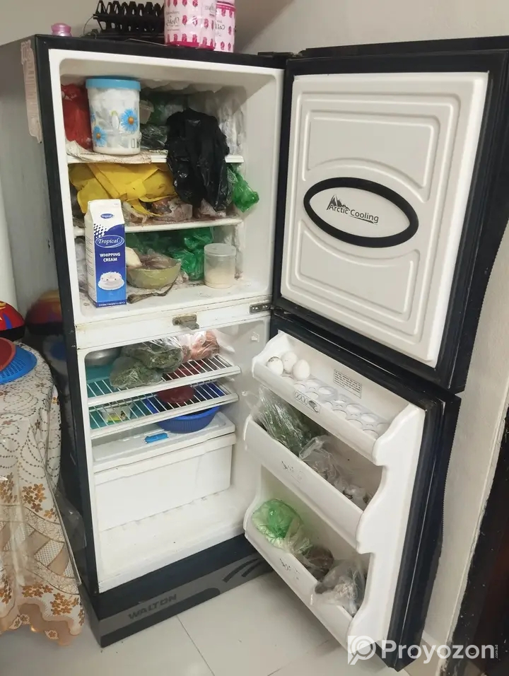 ওয়ালটন ব্রান্ডের রানিং ফ্রিজ বিক্রি করা হবে।