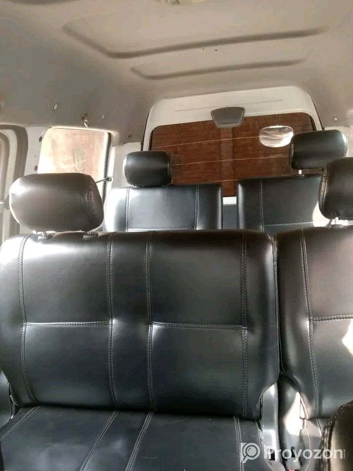 ২০০০৩ মডেলের একটি গাড়ি বিক্রি হবে।