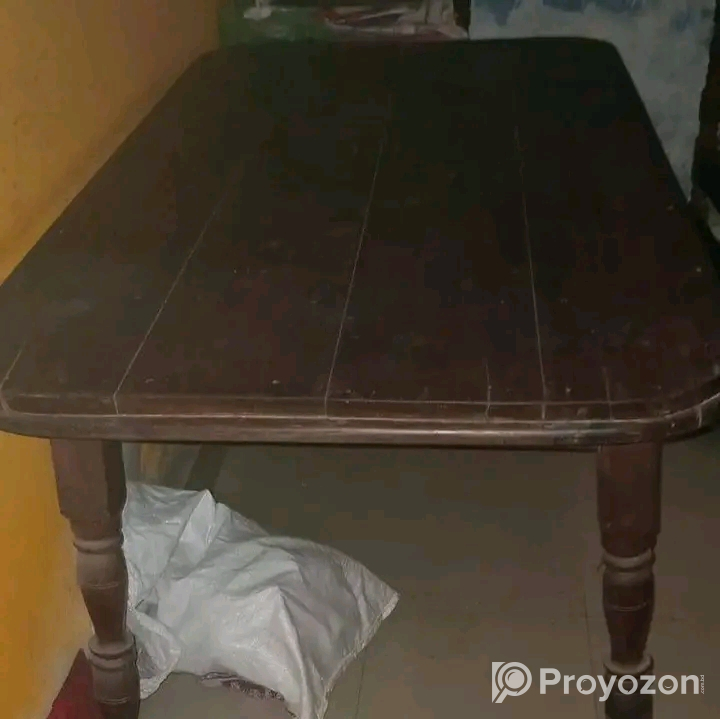 সেগুন কাঠের ডাইনিং টেবিল বিক্রি হবে।